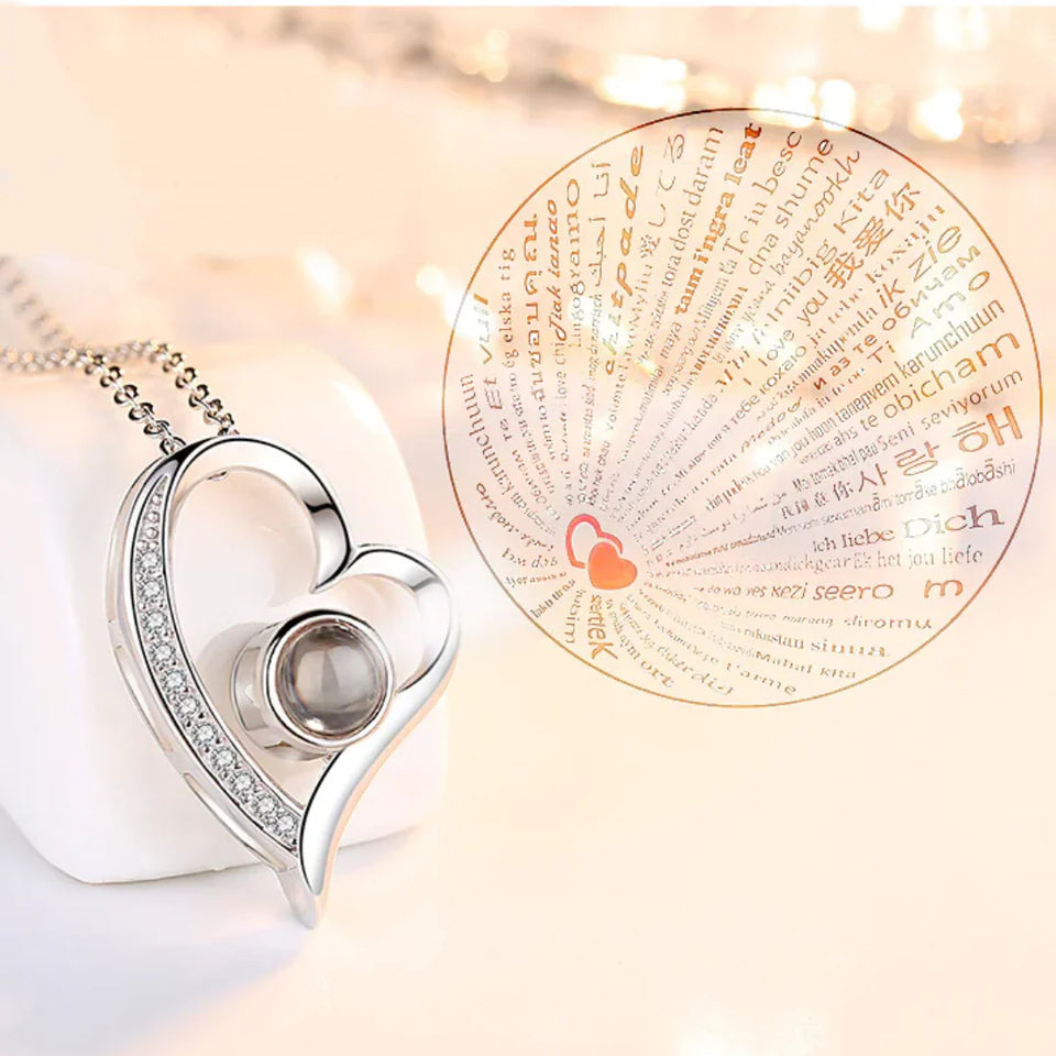 Collar en forma de corazón "Proyecta TE AMO en 100 idiomas diferentes"